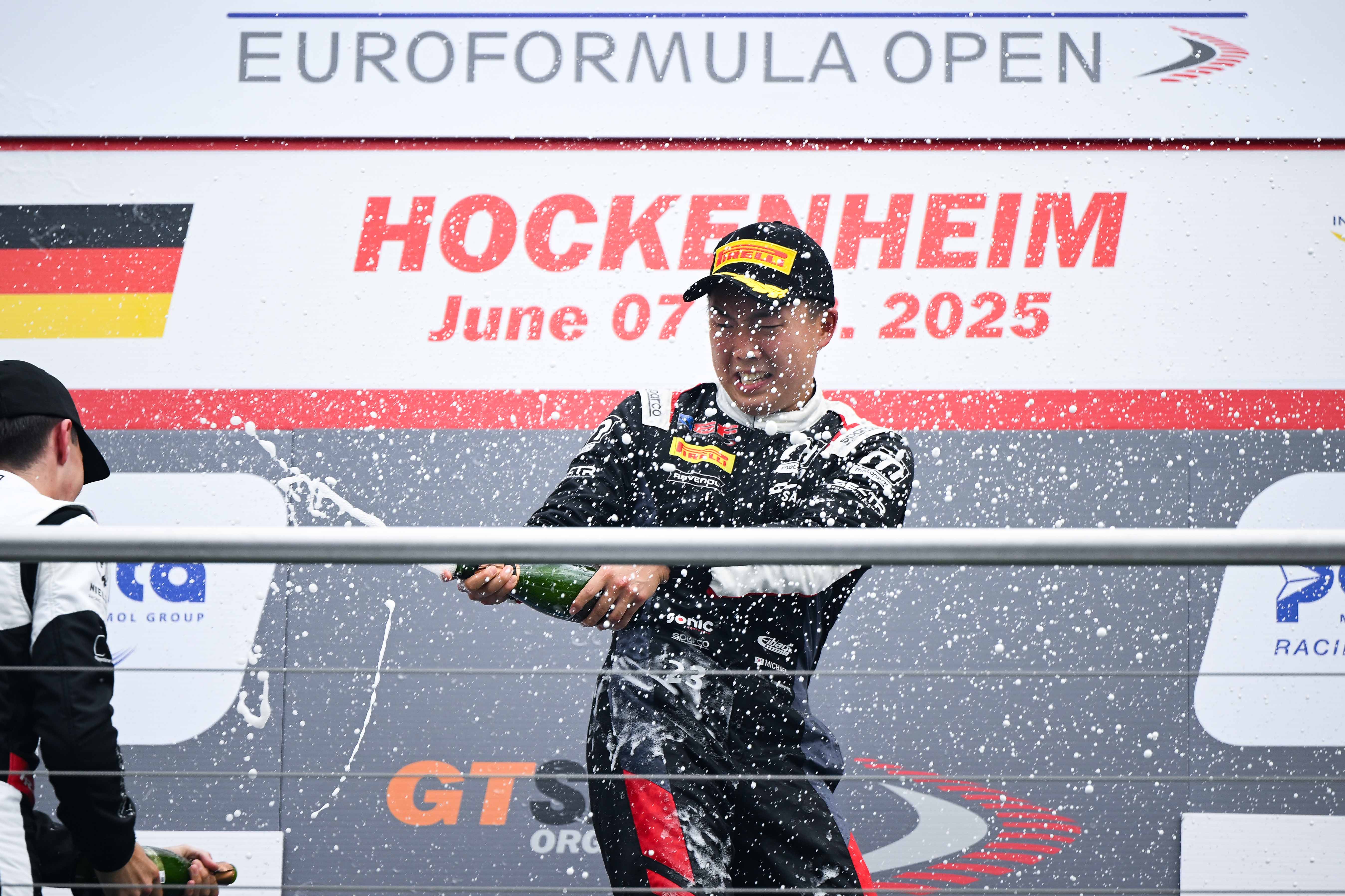 First win of the season for Michael Shin (Motopark)